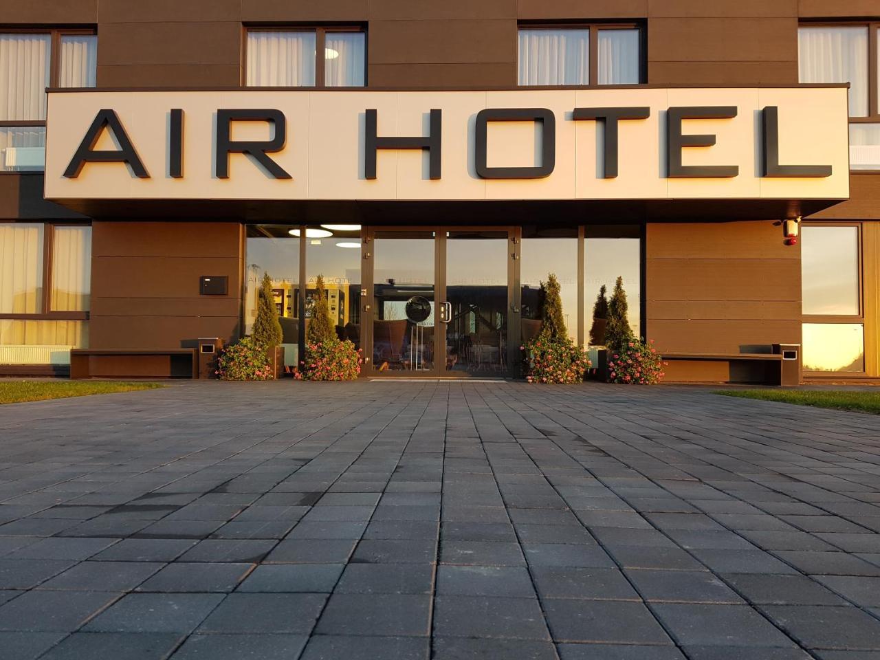 Air Hotel Karmelava Exterior photo